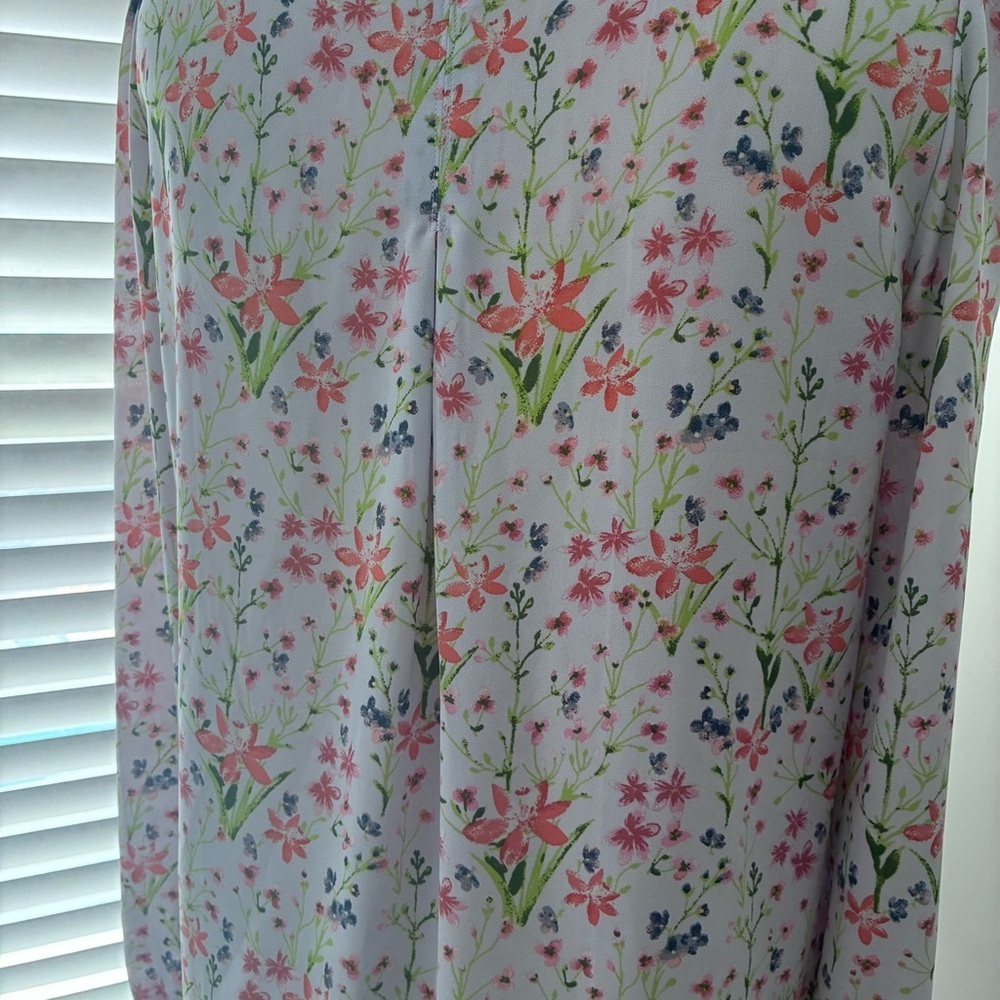 Gap Women's Floral Lavender Pintuck Split-Neck Blouse - Picture 5 of 10